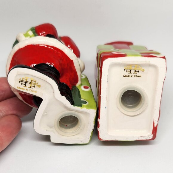 Fitz and Floyd Santa and Gift Salt and Pepper Shakers Vintage Christmas Decor - Picture 5 of 5